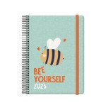 AGENDA 2025 CUTE DIA PAGINA 15 X 21 CM MODELO BEE CON 4 HOJAS DE PEGATINAS DOHE 12905- 25